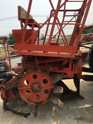 ** ราคา 37,000 **เครื่องปลูกอ้อย 2ร่อง ของโรงงานกลกิจ บ้านโป่ง มีมาตัวเดียวรีบโทรเลยคับ (ราคาใหม่ 75,000)