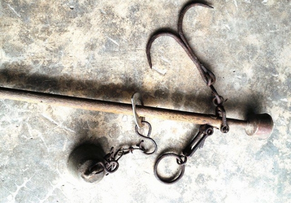 ตาชั่งทองเหลืองแท้โบราณโบราณ ตัวที่ 3 ใช้แขวนโชว์หน้าร้าน สวยงามและเป็นศิริมงคลมาก