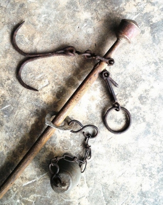 ตาชั่งทองเหลืองแท้โบราณโบราณ ตัวที่ 3 ใช้แขวนโชว์หน้าร้าน สวยงามและเป็นศิริมงคลมาก