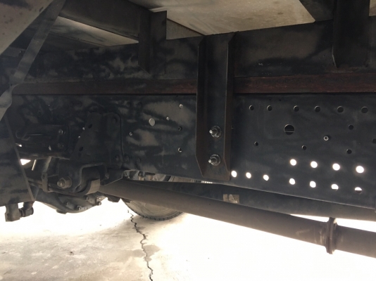 ขายISUZU 6ล้อ NQR 175  EURO 3 รุ่นหน้าตึกเครื่อง 175 เเรง เครื่องคอมมอลเรล ตู้เเห้งเปิดได้3บานจดทะเบียนปี 2557 (2014) ยาว5,6เมตร สภาพสวยใครต้องการไม่ผิดหวังราคา970,000บาทจัดไฟเเนนได้ดูรถได้ที่เต็นท์รถ JJ.AUTOCAR 2 หลังวัดจันทรารามติดถนนเพชรเกษมก.ม.ที่68.5