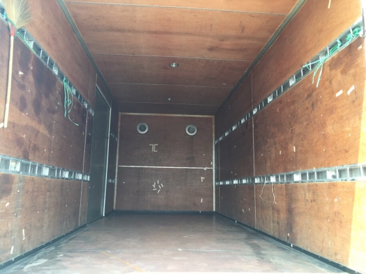 ขายISUZU 6ล้อ NQR 175  EURO 3 รุ่นหน้าตึกเครื่อง 175 เเรง เครื่องคอมมอลเรล ตู้เเห้งเปิดได้3บานจดทะเบียนปี 2557 (2014) ยาว5,6เมตร สภาพสวยใครต้องการไม่ผิดหวังราคา970,000บาทจัดไฟเเนนได้ดูรถได้ที่เต็นท์รถ JJ.AUTOCAR 2 หลังวัดจันทรารามติดถนนเพชรเกษมก.ม.ที่68.5