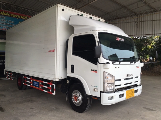 ขายISUZU 6ล้อ NQR 175  EURO 3 รุ่นหน้าตึกเครื่อง 175 เเรง เครื่องคอมมอลเรล ตู้เเห้งเปิดได้3บานจดทะเบียนปี 2557 (2014) ยาว5,6เมตร สภาพสวยใครต้องการไม่ผิดหวังราคา970,000บาทจัดไฟเเนนได้ดูรถได้ที่เต็นท์รถ JJ.AUTOCAR 2 หลังวัดจันทรารามติดถนนเพชรเกษมก.ม.ที่68.5