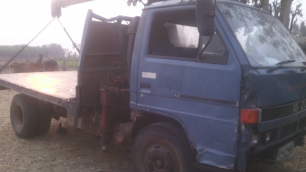 ขายisuzu npr115 พร้อมเครน 2.5 ตันสภาพพร้อมใช้เอกสารครบ