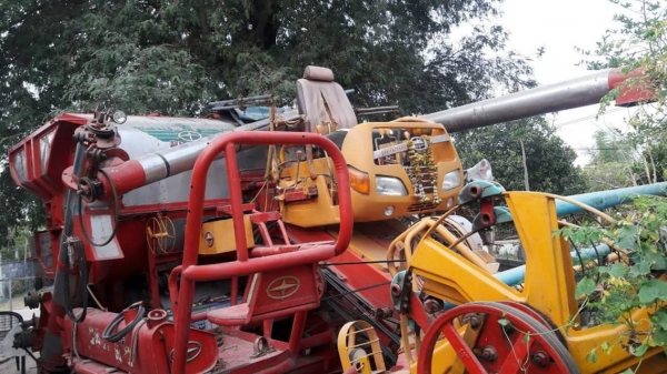 ขายรถเกี่ยวข้าว ศักดิ์พัฒนา KM47 เครื่อง210เทอร์โบ ตัวเดิน12 ปั้ม22ไดกิ้น ช่วงล่างดี สภาพพร้อมใช้งาน สนใจโทร 090-8588220คุณนะ 093-3258446คุณบิว หรือเข้าดูสินค้าอื่นๆได้ที่ www.truck.in.th/498 หรือเพจFacebook ณรงค์ ซื้อขายรถมือสอง (เว็บไซต์ส่วนตัว) หรือFac ขายรถเกี่ยวข้าว ศักดิ์พัฒนา KM47 เครื่อง210เทอร์โบ ตัวเดิน12 ปั้ม22ไดกิ้น ช่วงล่างดี สภาพพร้อมใช้งาน สนใจโทร 090-8588220คุณนะ 093-3258446คุณบิว หรือเข้าดูสินค้าอื่นๆได้ที่ www.truck.in.th/498 หรือเพจFacebook ณรงค์ ซื้อขายรถมือสอง (เว็บไซต์ส่วนตัว) หรือFac