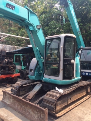 แบ็คโฮ KOBELCO SK75UR-3