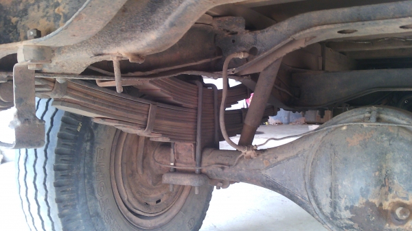 รถบรรทุกสี่ล้อกลางป้ายเล็กไม่ติดเวลา