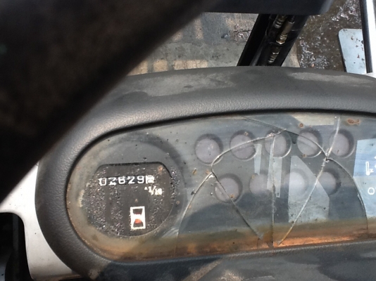 แหล่งรวมรถโฟลค์ลิฟท์งาเทฮิ้งค์ฟอร์คงากระดกเทได้สำหรับตักก้อนยางพาราขี้ยางและยางถ้วยภาคตะวันออก