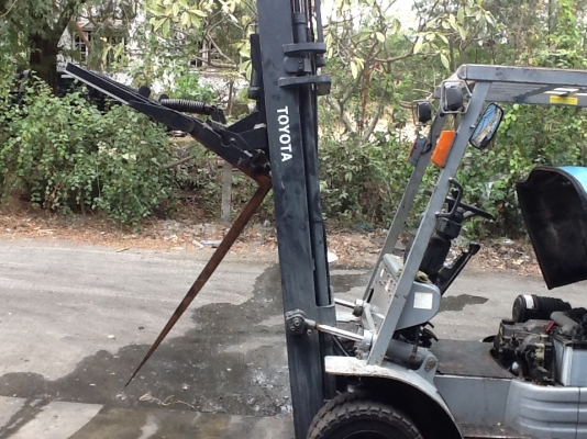 แหล่งรวมรถโฟลค์ลิฟท์งาเทฮิ้งค์ฟอร์คงากระดกเทได้สำหรับตักก้อนยางพาราขี้ยางและยางถ้วยภาคตะวันออก