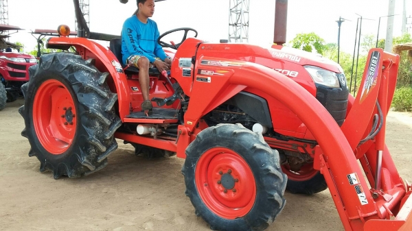 ขายคูโบต้าL4708มีไบมีดตราช้าง1อัน ราคา388000บาท พร้อมใช้งานสายๆครับสนใจ โทร0813655997 อำพร พาเจริญ ต วังบัว อ คลองขลุง จ กำแพงเพชร