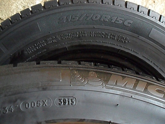 ยางกระบะขอบ15 มิชลิน 215-70-R15 ลงพื้นปี14 (2เส้น1,800)
