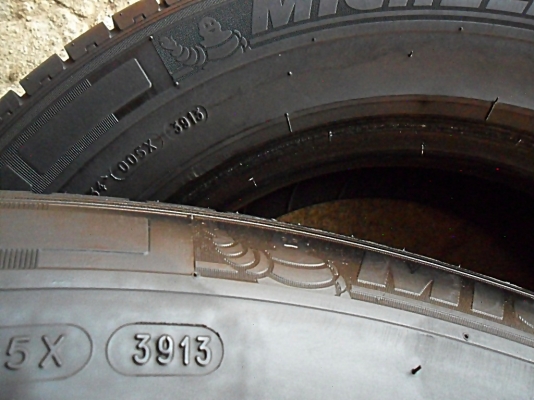 ยางกระบะขอบ15 มิชลิน 215-70-R15 ลงพื้นปี14 (2เส้น1,800)