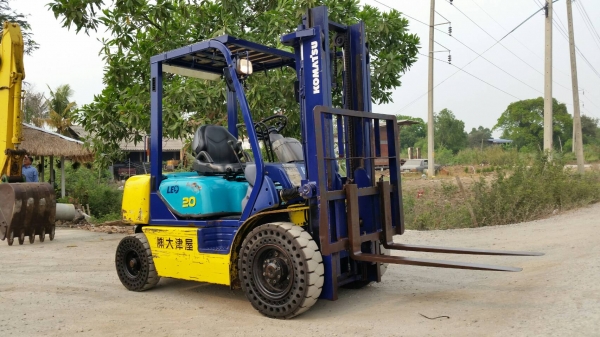 ขายด่วนรถยกKOMATSU FG20-14ยก2ตันเสาสูง3เมตรยางตัน4เส้นรถนอกเพิ่งนำเข้ามายังไม่เคยใช้งานในเมืองไทยเลย