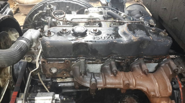 ขาย6ล้ออีซูซุ NPR เครื่อง4BD1ยาว4เมตรกว่าสภาพดียางดีชัชซีสวยมากพร้อมใช้หัวมีผุบ้างเล็กน้อยราคา265000บาท