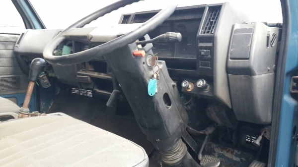 ขาย6ล้ออีซูซุ NPR เครื่อง4BD1ยาว4เมตรกว่าสภาพดียางดีชัชซีสวยมากพร้อมใช้หัวมีผุบ้างเล็กน้อยราคา265000บาท