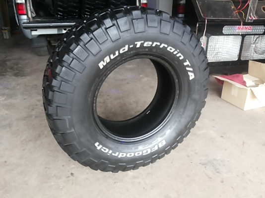 BFGoodrich KM2 285/75/16(33) พร้อมใช้