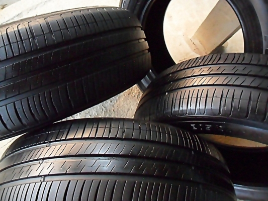 ยางกระบะ-เก๋ง ขอบ15  มิชลิน205-65-R15 ลงพื้นปี13 (4เส้น2,400)