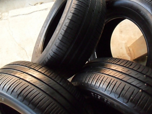 ยางกระบะ-เก๋ง ขอบ15 มิชลิน205-65-R15 ลงพื้นปี13 (4เส้น2,400) ยางกระบะ-เก๋ง ขอบ15 มิชลิน205-65-R15 ลงพื้นปี13 (4เส้น2,400)