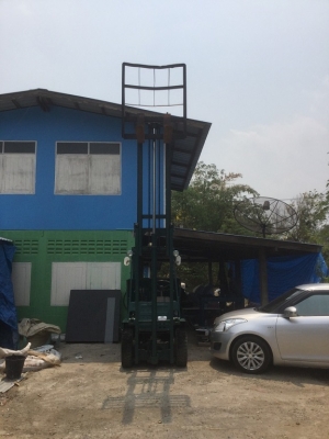 ขายรถยกโคมัสสึ 2.5 ตัน เสาสูง 4 เมตร(ราคา 138,000 บาท) ราคาถูก คุ้มแน่นอน