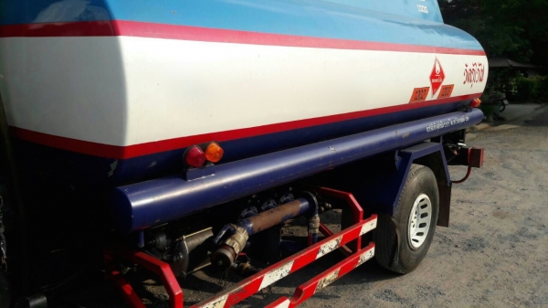 รถฮีโน่ 6 ล้อ ( บรรทุกน้ำมัน ) FB4J / 145 แรงม้า. ปี 41   สนใจติดต่อ  081 - 6079515