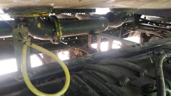 รถฮีโน่ 6 ล้อ ( บรรทุกน้ำมัน ) FB4J / 145 แรงม้า. ปี 41   สนใจติดต่อ  081 - 6079515