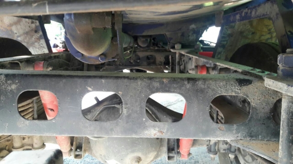 รถฮีโน่ 6 ล้อ ( บรรทุกน้ำมัน ) FB4J / 145 แรงม้า. ปี 41   สนใจติดต่อ  081 - 6079515