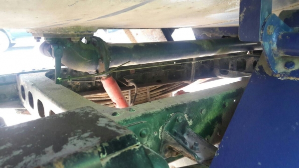 รถฮีโน่ 6 ล้อ ( บรรทุกน้ำมัน ) FB4J / 145 แรงม้า. ปี 41   สนใจติดต่อ  081 - 6079515