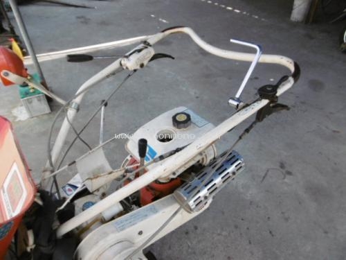 รถเกี่ยวข้าวเดินตาม  KUBOTA   HE50A รหัสสินค้า : 80803423 ติดต่อ Tel.086-8150487 www.nihonmono.com