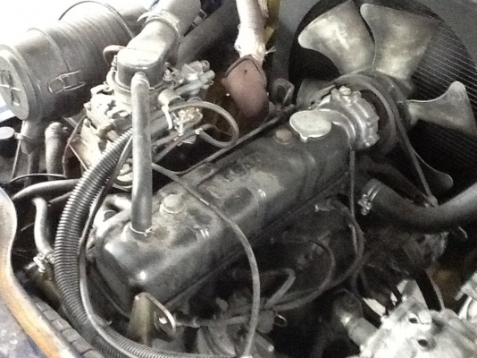 แหล่งรวมรถโฟลค์ลิฟท์งาเทฮิ้งค์ฟอร์คภาคตะวันออกสำหรับตักก้อนยางพารายางถ้วยและขี้ยาง