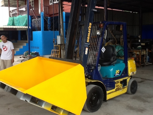 แหล่งรวมรถโฟลค์ลิฟท์งาเทฮิ้งค์ฟอร์คภาคตะวันออกสำหรับตักก้อนยางพารายางถ้วยและขี้ยาง