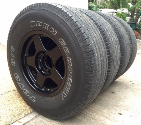 ล้อลายBradley v 16x8 off 0สีเดิมๆ พร้อม ยางToyo 265/70/16 ปี14 ตัวหนังสือขาว ดอกเต็ม