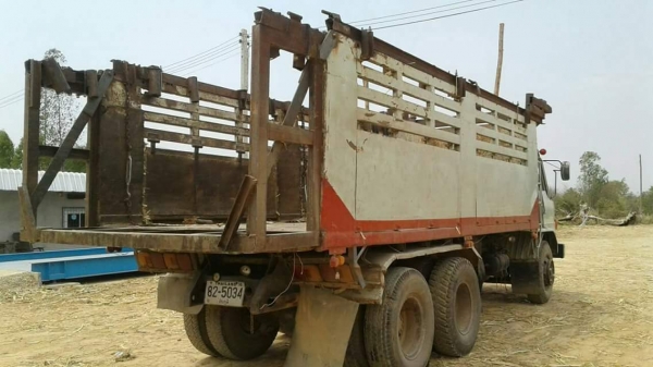 ขายรถ10ล้อ ดั้ม2เพลา FM17 เครื่อง185แรง พ.เพาเวอร์ เบรกทิฟฟี่ ยางดี มีโรบา เอกสารพร้อมโอน สนใจโทร 090-8588220คุณนะ 093-3258446คุณบิว หรือเข้าดูสินค้าอื่นๆได้ที่ www.truck.in.th/498 หรือเพจFacebook ณรงค์ ซื้อขายรถมือสอง (เว็บไซต์ส่วนตัว) หรือFacebook คุณนะ