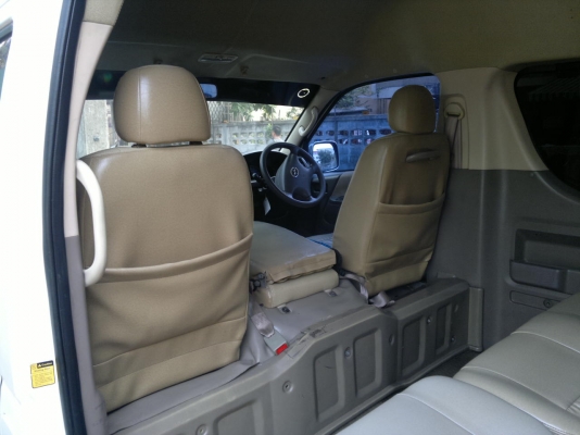 รถตู้นั่งจอยลอง