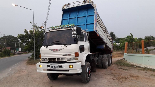 ขายสิบล้อดั้ม Heno 227 เครื่อง 240 เกียร์ฟุนเลอร์ เอกสานพร้อมโอน แอร์เย็น มีระบบรากลูก รถซื่อเจ้า ของเอง โทร 0805771468