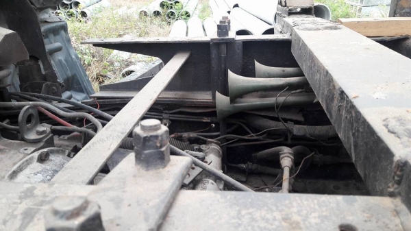 ขายสิบล้อดั้ม Heno 227 เครื่อง 240 เกียร์ฟุนเลอร์ เอกสานพร้อมโอน แอร์เย็น มีระบบรากลูก รถซื่อเจ้า ของเอง โทร 0805771468