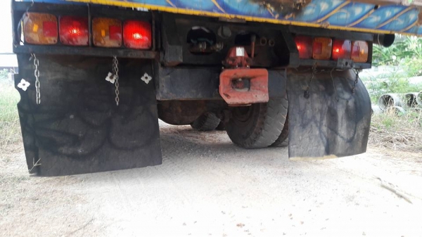 ขายสิบล้อดั้ม Heno 227 เครื่อง 240 เกียร์ฟุนเลอร์ เอกสานพร้อมโอน แอร์เย็น มีระบบรากลูก รถซื่อเจ้า ของเอง โทร 0805771468