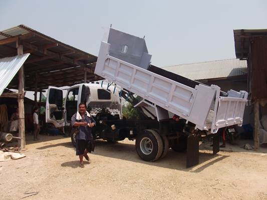 ฝากขายรถ 6 ล้อดั้ม FC4J  140 แรง  ขอขอบคุณครับ