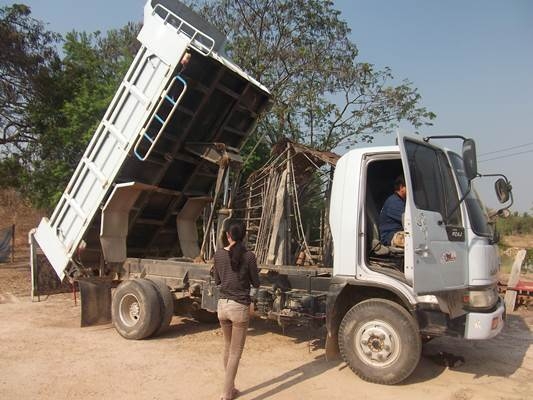 ฝากขายรถ 6 ล้อดั้ม FC4J  140 แรง  ขอขอบคุณครับ