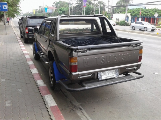 ขายกระบะ 4 ประตูMitsubishi L200 แต่งตามรูป ยกสูง ภาษี พรบ ไม่ขาด พร้อมโอน