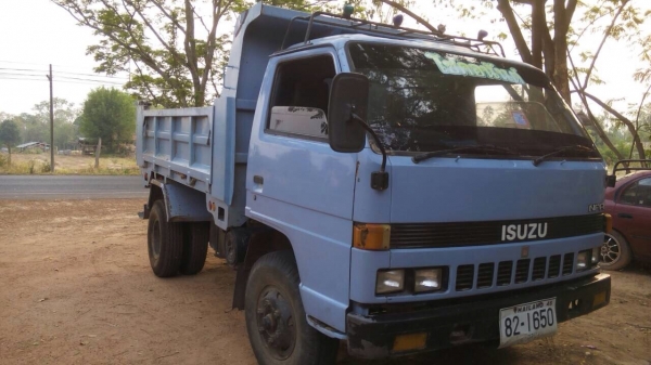 ดัมท์ เครื่อง  4HJ 1   175  แรง  รถสวยๆ  สภาพพร้อมลุย  ราคา 450,000  บาท