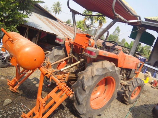 ขาย L3408 รถใช้งานอยู่ ขายตามสภาพพร้อมใช้มีดันหน้าและเครื่องเกาอ้อยฉีดปุ๋ยอ้อยตามรูป เครื่องดีมาก