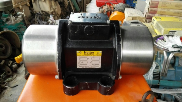 ==== Sold ==== มอเตอร์ สั่น-เขย่า NETTER Made in Germany ขนาด 1/3 HP ไฟ 380V สภาพเทพคัดมาด้วยใจ สีเดิมกริ้บๆไม่มีบิ้วมาเทสก่อนได้!!