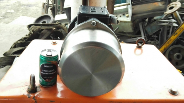 ==== Sold ==== มอเตอร์ สั่น-เขย่า NETTER Made in Germany ขนาด 1/3 HP ไฟ 380V สภาพเทพคัดมาด้วยใจ สีเดิมกริ้บๆไม่มีบิ้วมาเทสก่อนได้!!