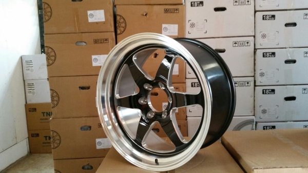 เวล 6รู ขอบ 18 แม็กใหม่กลึงก้าน