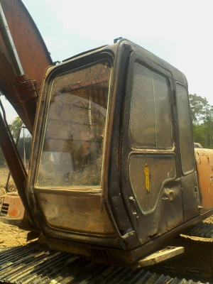 ขออนุญาติขายHITACHIEX200-3 เอกสารใบซื้อขาย ไฟฟ้าเมก้า ปั้มพร้อมใช้ราคา 550000 สนใจติดต่อ  ช่างดำ  0853224877-0988930465