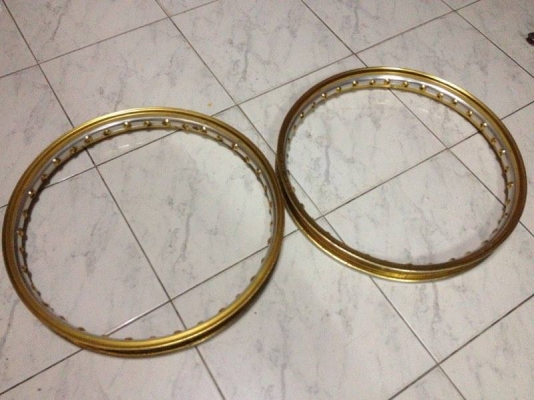 ขายล้อ2สี comแท้ ขนาด1.40 หน้า หลัง 1คู่ สภาพดีไม่ขดไม่ดุ้งไม่บาน ราคา900บาท โทร0924462525โส กทม ขายล้อ2สี comแท้ ขนาด1.40 หน้า หลัง 1คู่ สภาพดีไม่ขดไม่ดุ้งไม่บาน ราคา900บาท โทร0924462525โส กทม