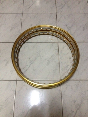 ขายล้อ2สี comแท้  ขนาด1.40 หน้า หลัง 1คู่ สภาพดีไม่ขดไม่ดุ้งไม่บาน  ราคา900บาท โทร0924462525โส กทม