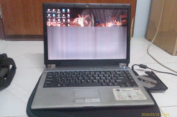 โน๊ตบุ๊ค Vzio M549SS โน๊ตบุ๊ค Vzio M549SS