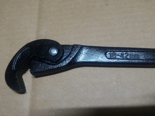 ประแจเอนกประสงค์ยี่ห้อ SELF เหล็ก Canbon Steel ใช้ได้กับงานทุกลักษณะ หมุนหัวน๊อต ท่อกลมๆ