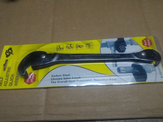 ประแจเอนกประสงค์ยี่ห้อ SELF เหล็ก Canbon Steel ใช้ได้กับงานทุกลักษณะ หมุนหัวน๊อต ท่อกลมๆ