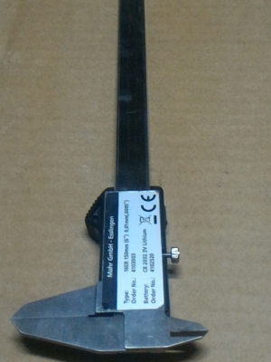 เวอร์เนียดิจิตอล ยี่ห้อ Mahr ของเยรมัน เหมือนใหม่ใช้งานมาน้อย ระยะการทำงาน 150 มม. แสดงผลเป็นตัวเลย LCD สีดำ ทศนิยม 2 ตำแหน่ง